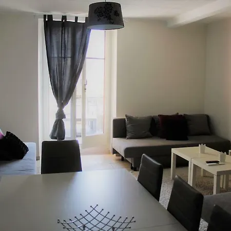 Apartmán Centre 2-8 P., View And Chillon Castle