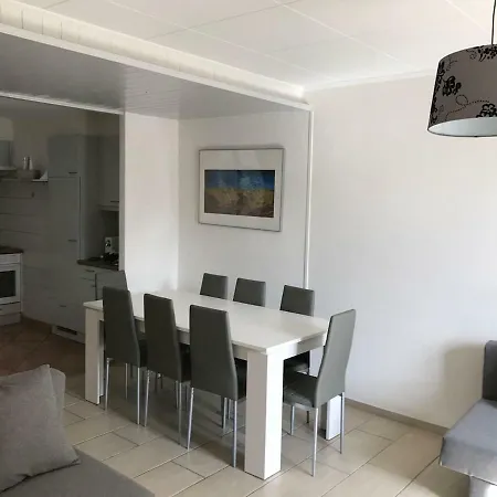 Centre 2-8 P., View And Chillon Castle Apartment