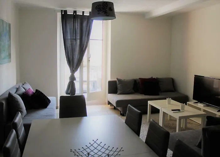 Appartement Centre 2-8 P., View And Chillon Castle