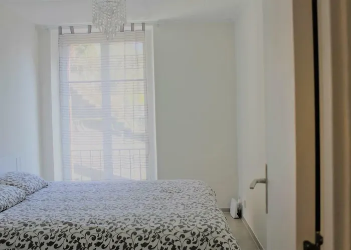 Centre 2-8 P., View And Chillon Castle *