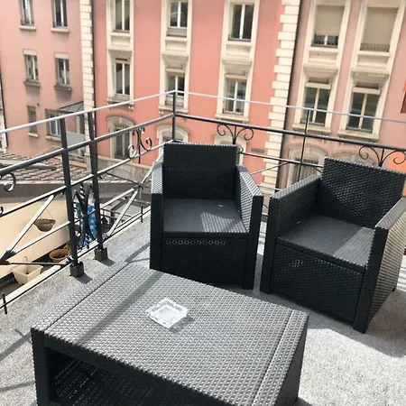 Centre 2-8 P., View And Chillon Castle Apartamento